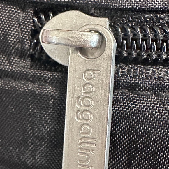 Baggallini Travel Backpack with laptop sleeve - Picture 6 of 14